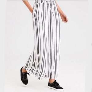 American Eagle Outfitters High Waist Wide Leg Pant